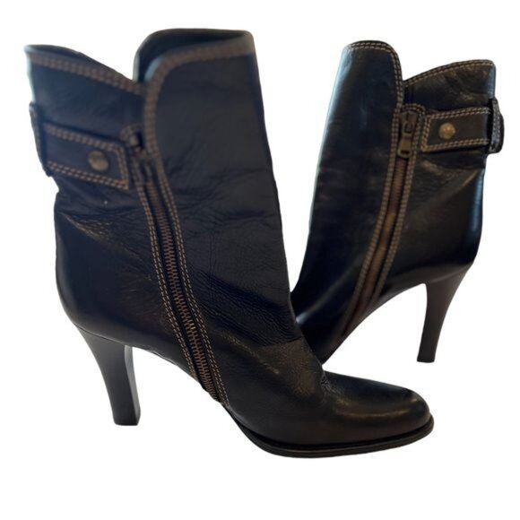 Coach Women’s Nancie Soft Calf Black Pebbled Leather Heeled Bootie Italy Size 6 - Picture 2 of 15